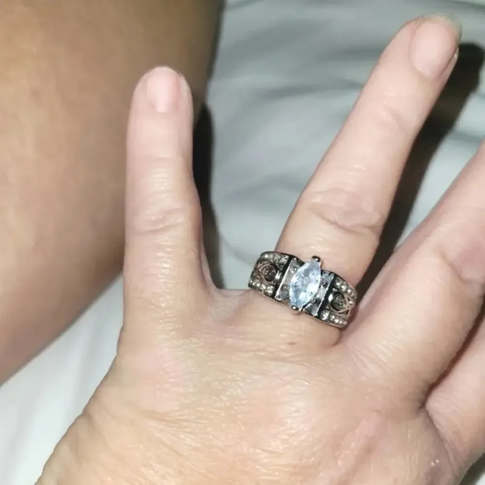 Diamond horse eye double layered diamond wedding ring